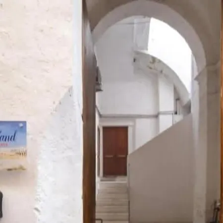 Apartment White *